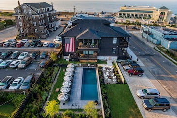 Lokal Hotel Micro-Resort — boutique surf hotel